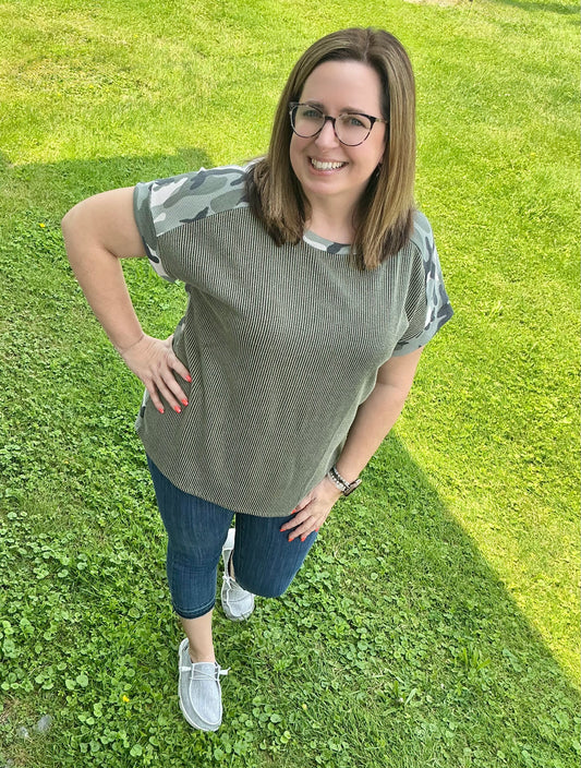 Camo Print Short Sleeves Ribbed Knit Top