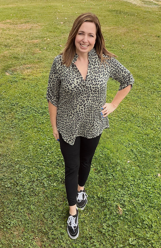 Button Sleeve Collar Animal Urban Rib Top