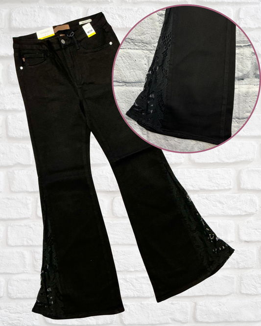Judy Blue Mid Rise Jaqueline w/ Lace Hem Detail