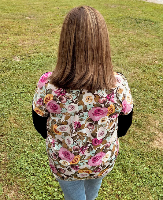 Solid & Floral Contrast V-Neck With Pocket Tee