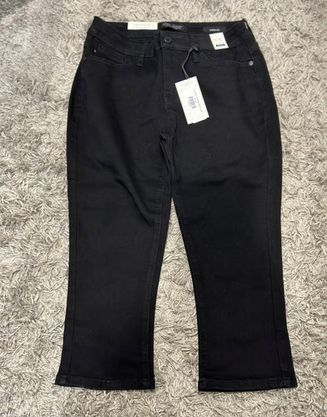 Judy Blue Mid-Rise Black Capri